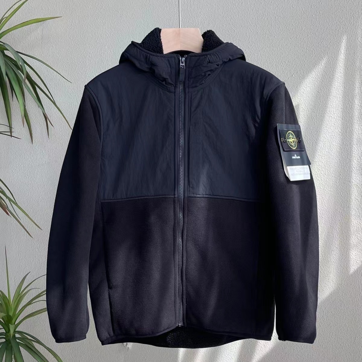 詳細な写真と価格については私に連絡してください。