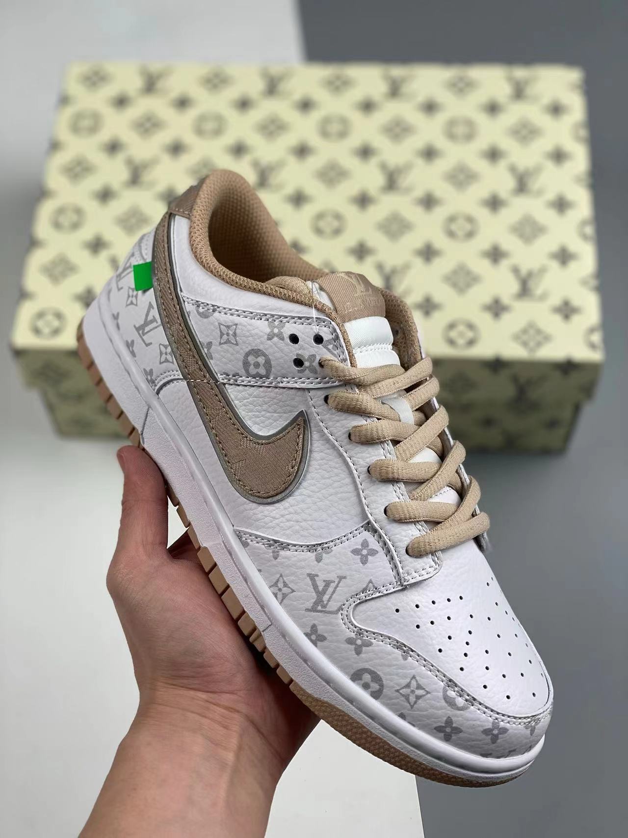 詳細な写真と価格については私に連絡してください。