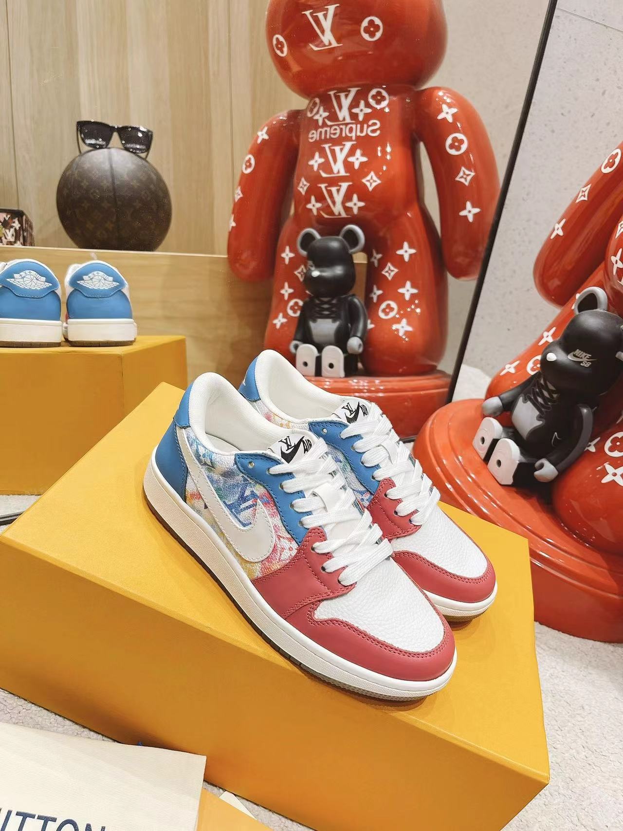 詳細な写真と価格については私に連絡してください。