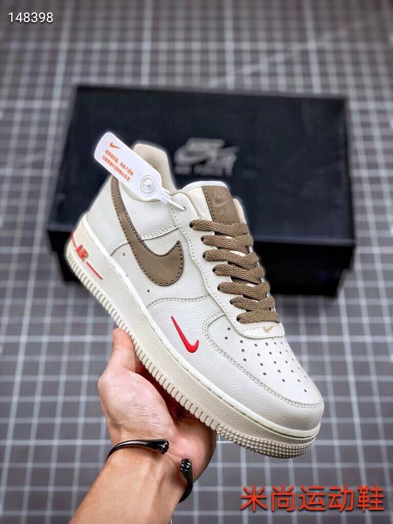 詳細な写真と価格については私に連絡してください。