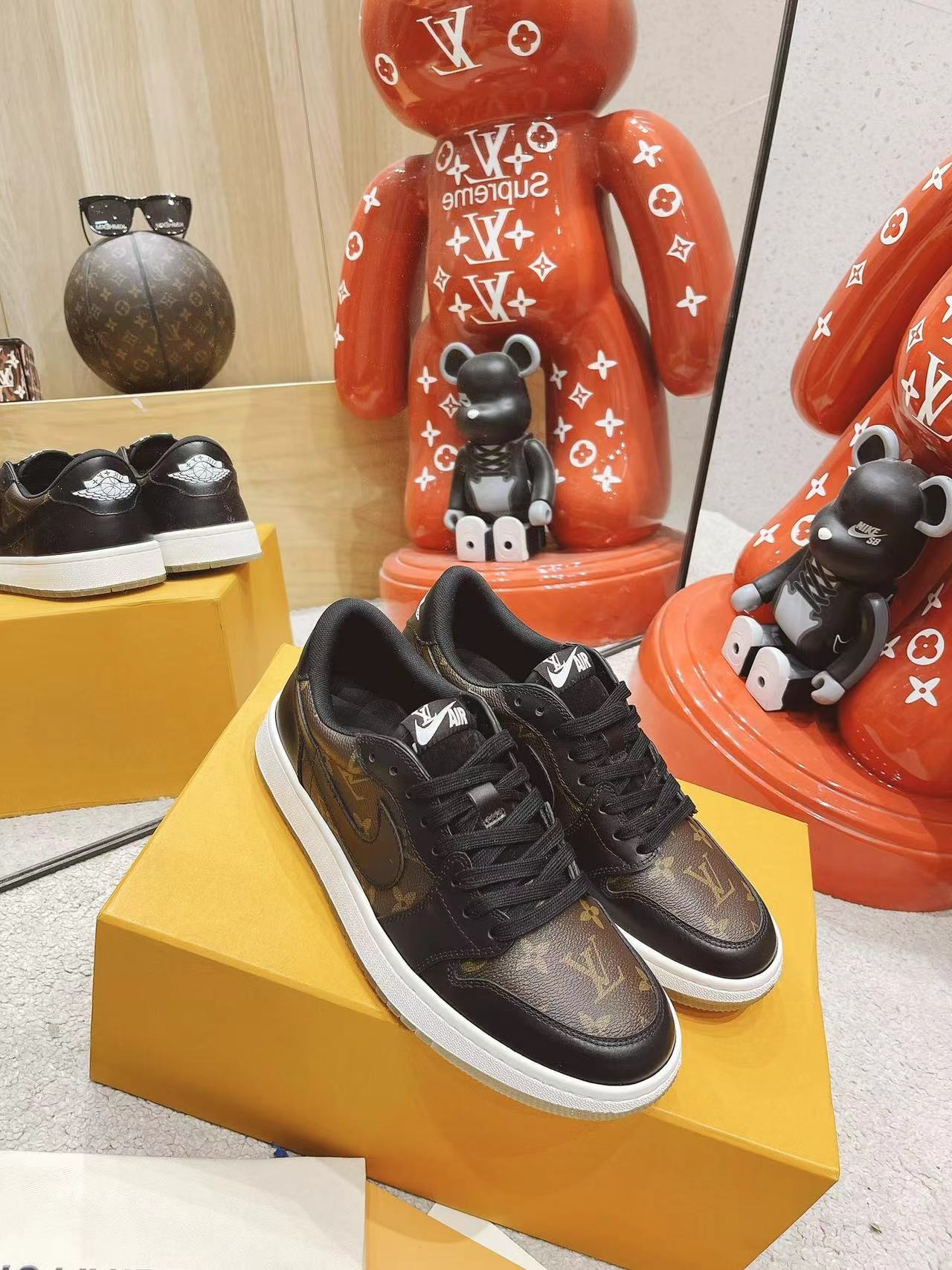 詳細な写真と価格については私に連絡してください。