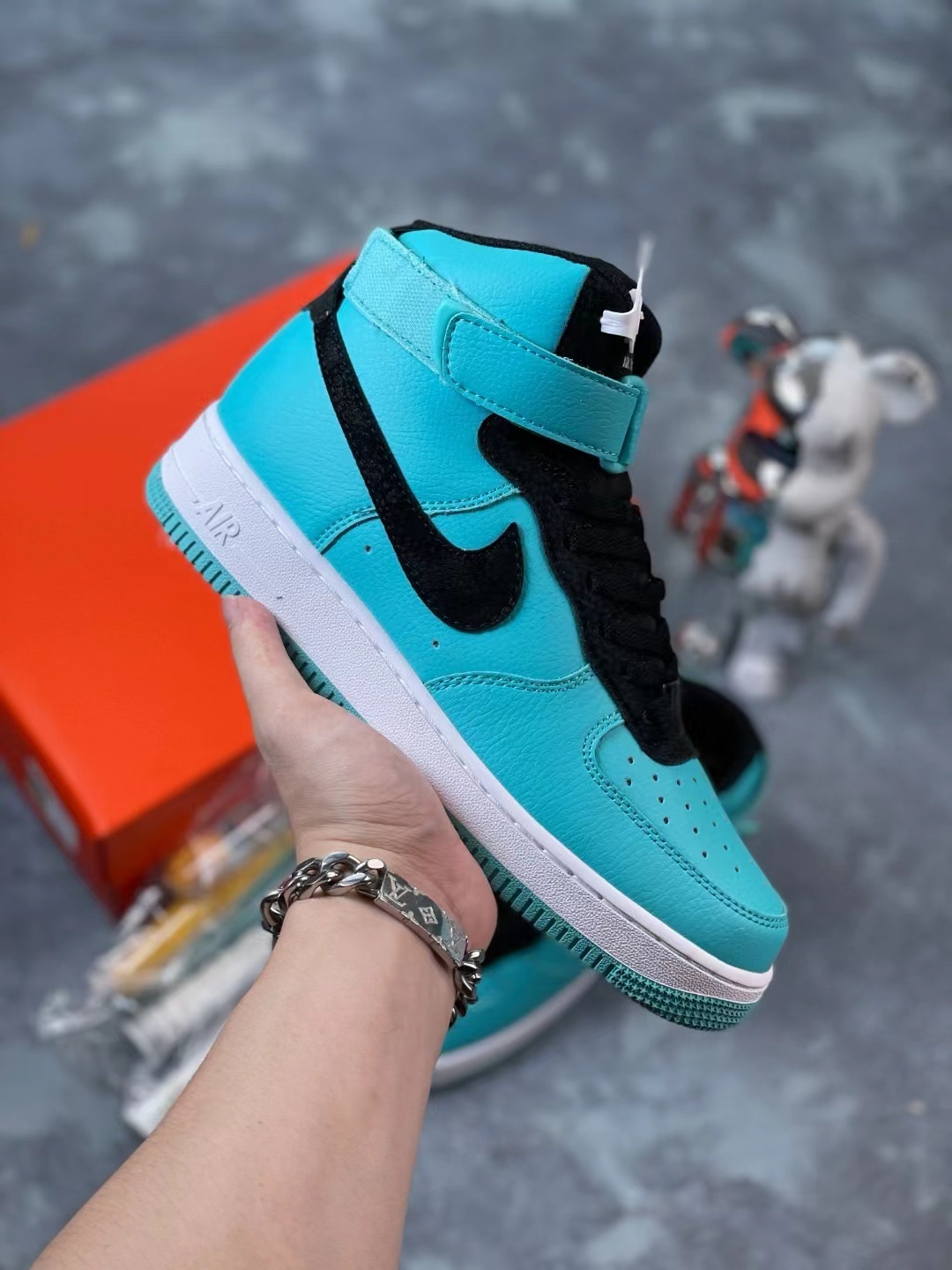 詳細な写真と価格については私に連絡してください。