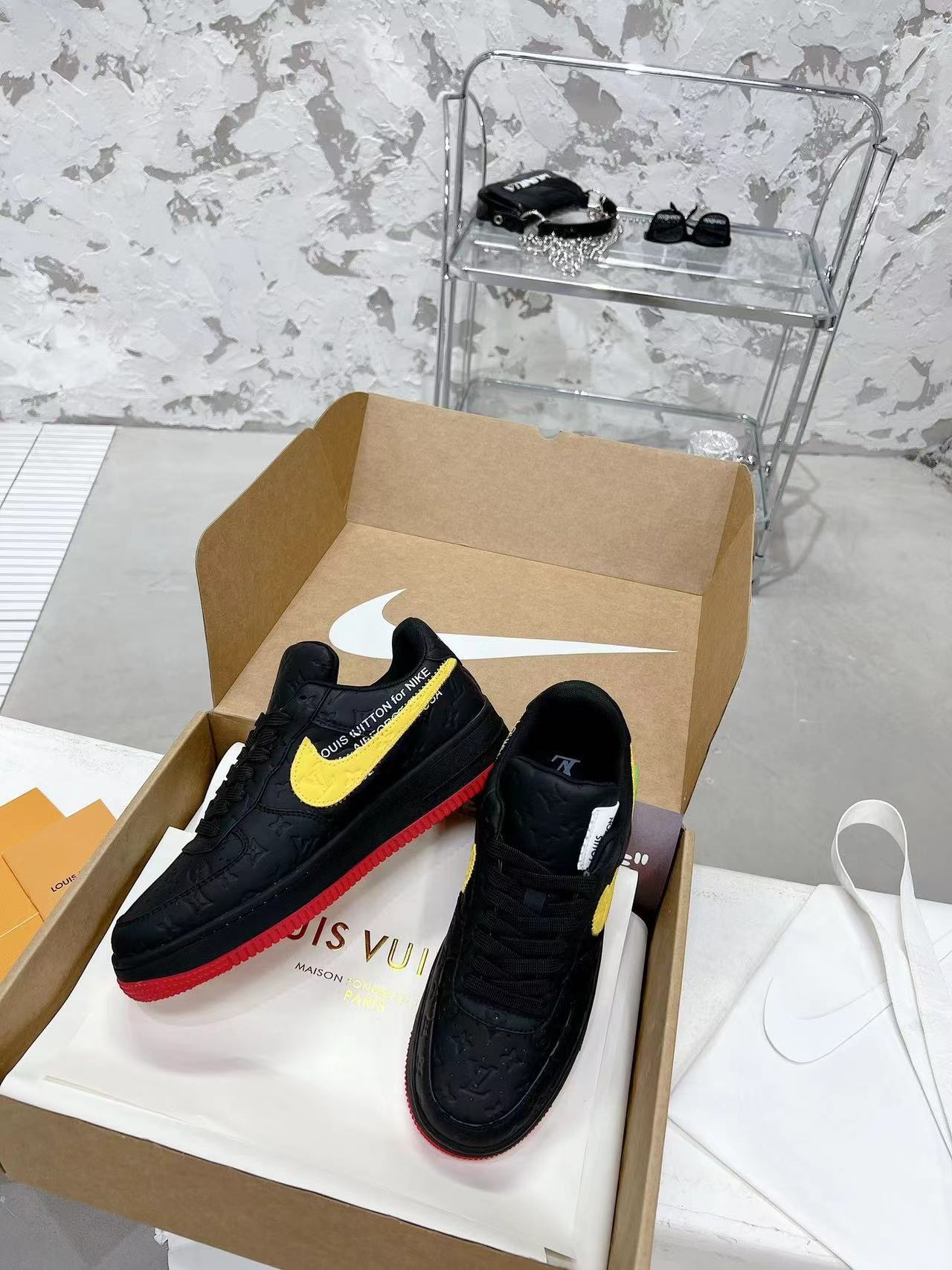 詳細な写真と価格については私に連絡してください。