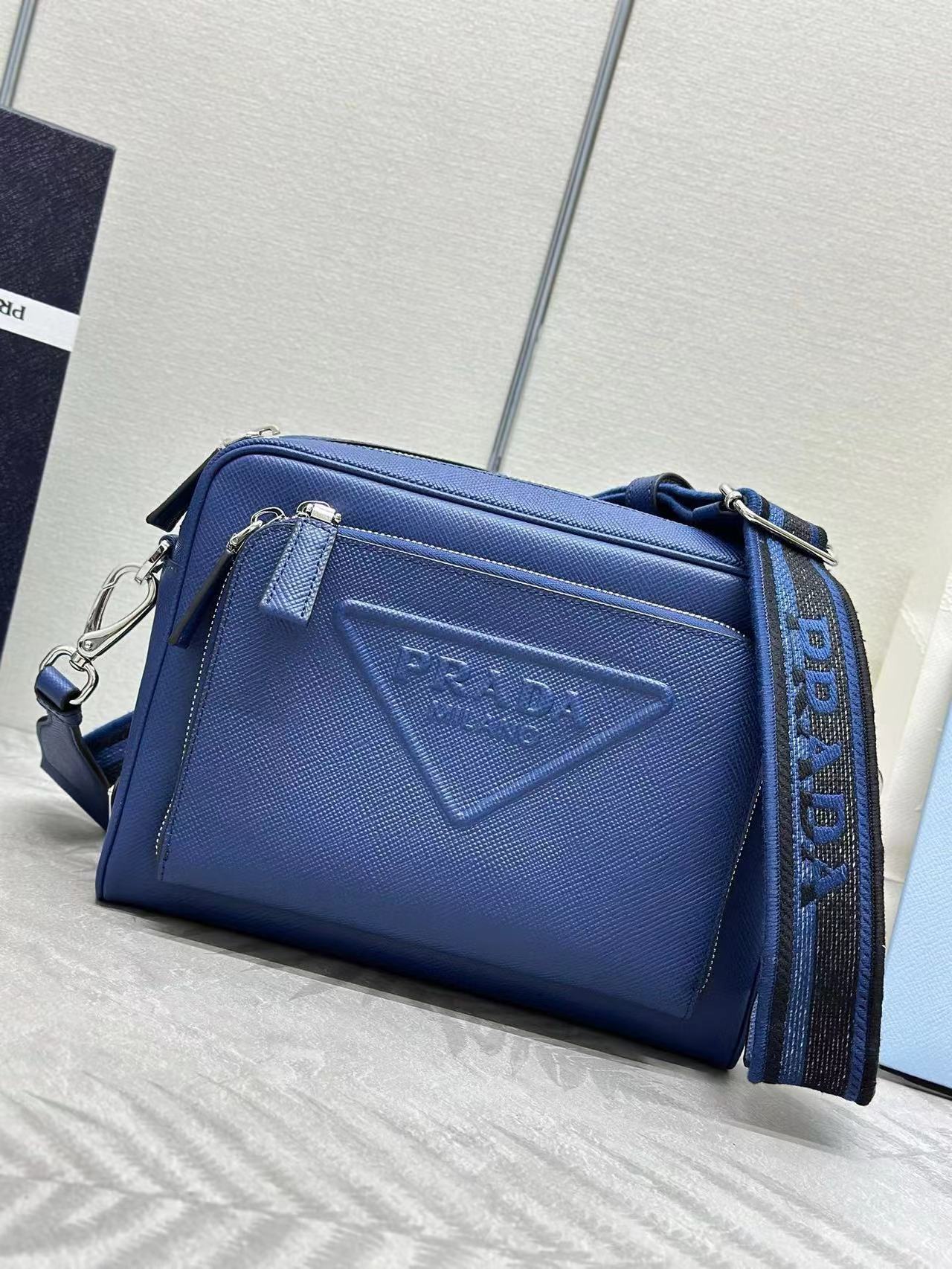 詳細な写真と価格については私に連絡してください。