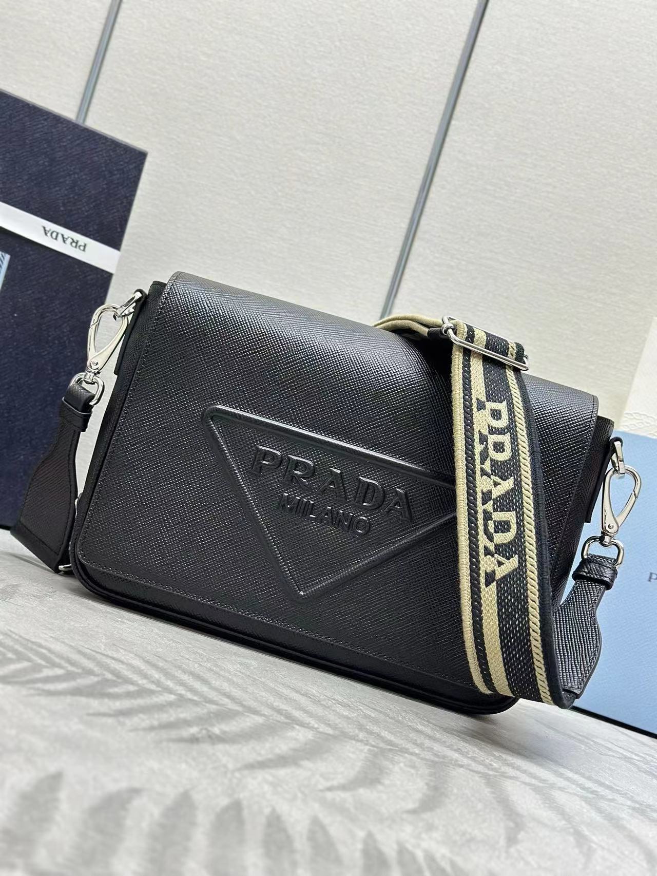 詳細な写真と価格については私に連絡してください。