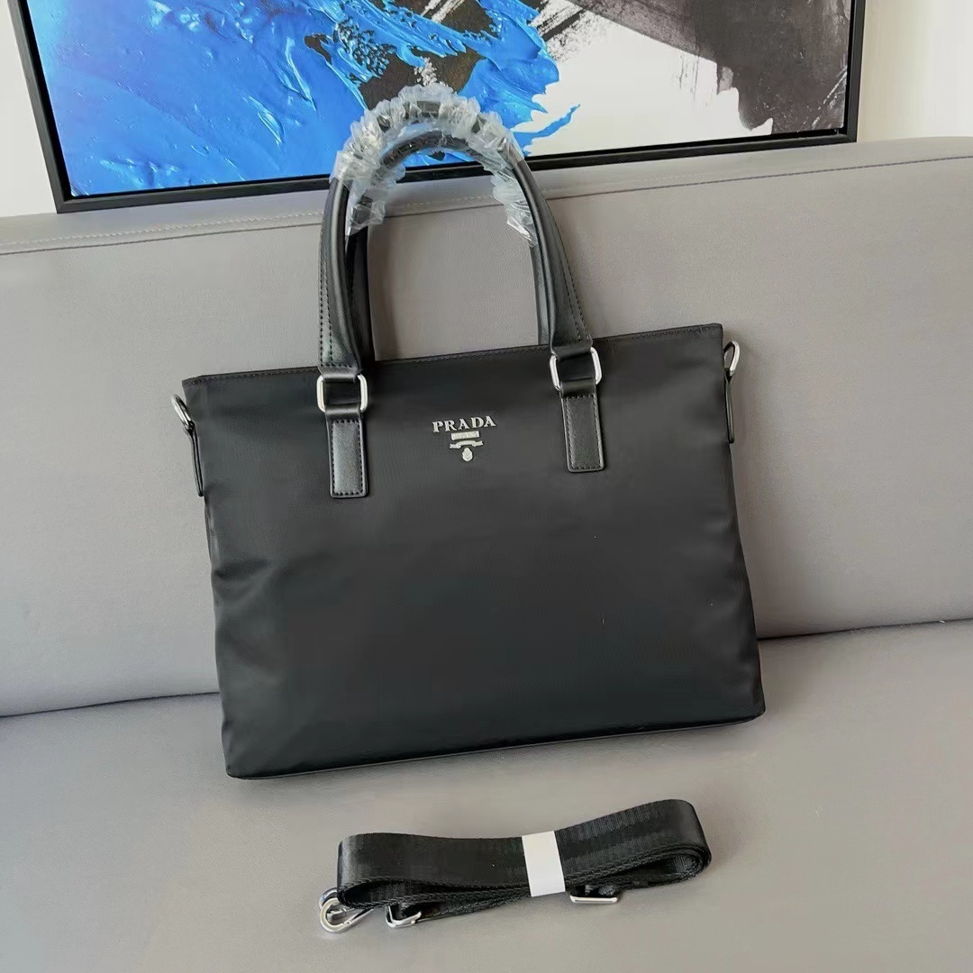 詳細な写真と価格については私に連絡してください。