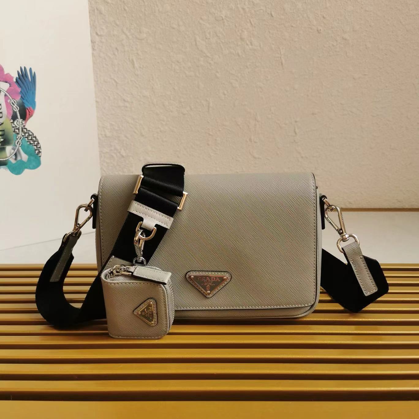 詳細な写真と価格については私に連絡してください。