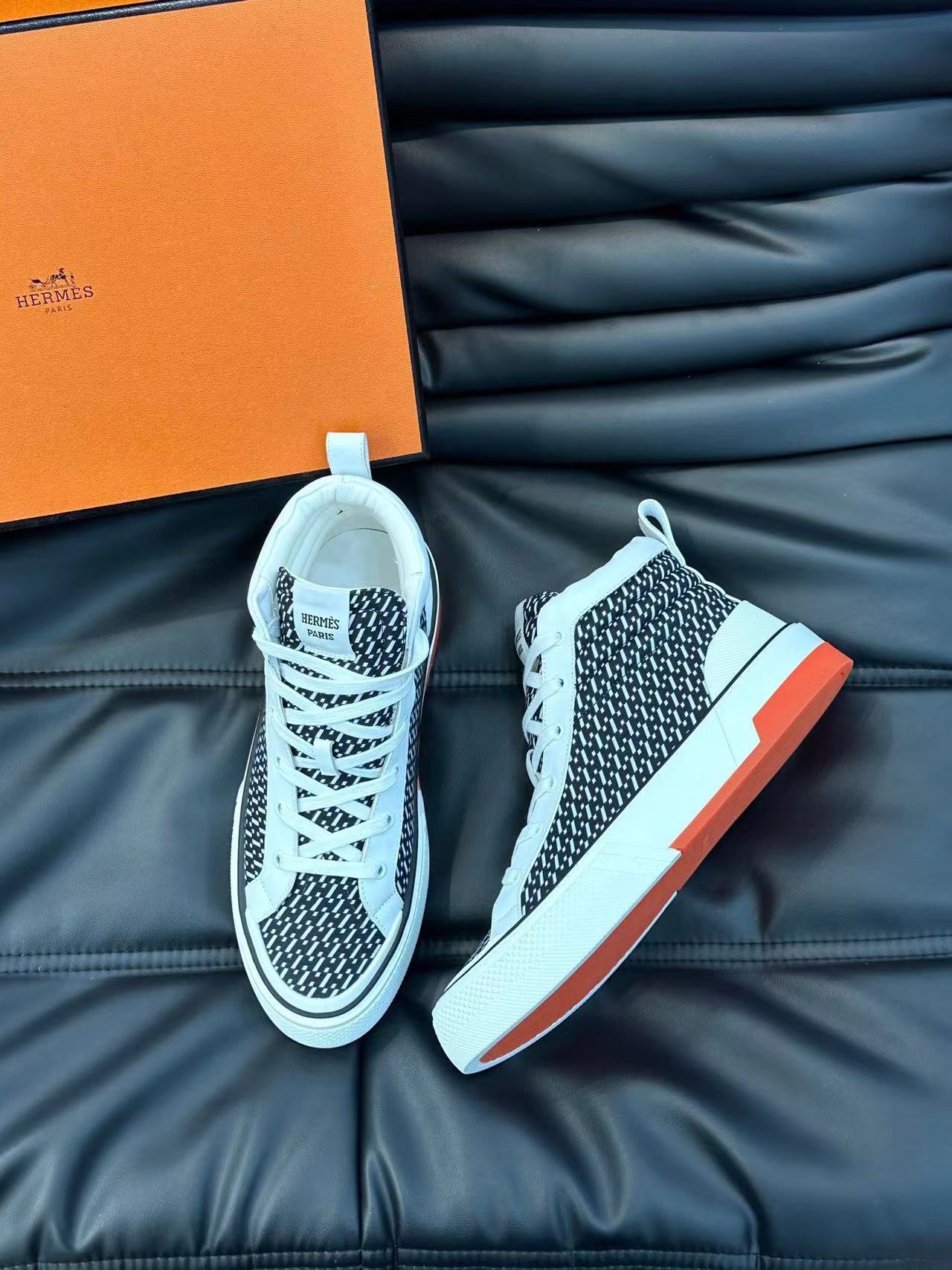 詳細な写真と価格については私に連絡してください。