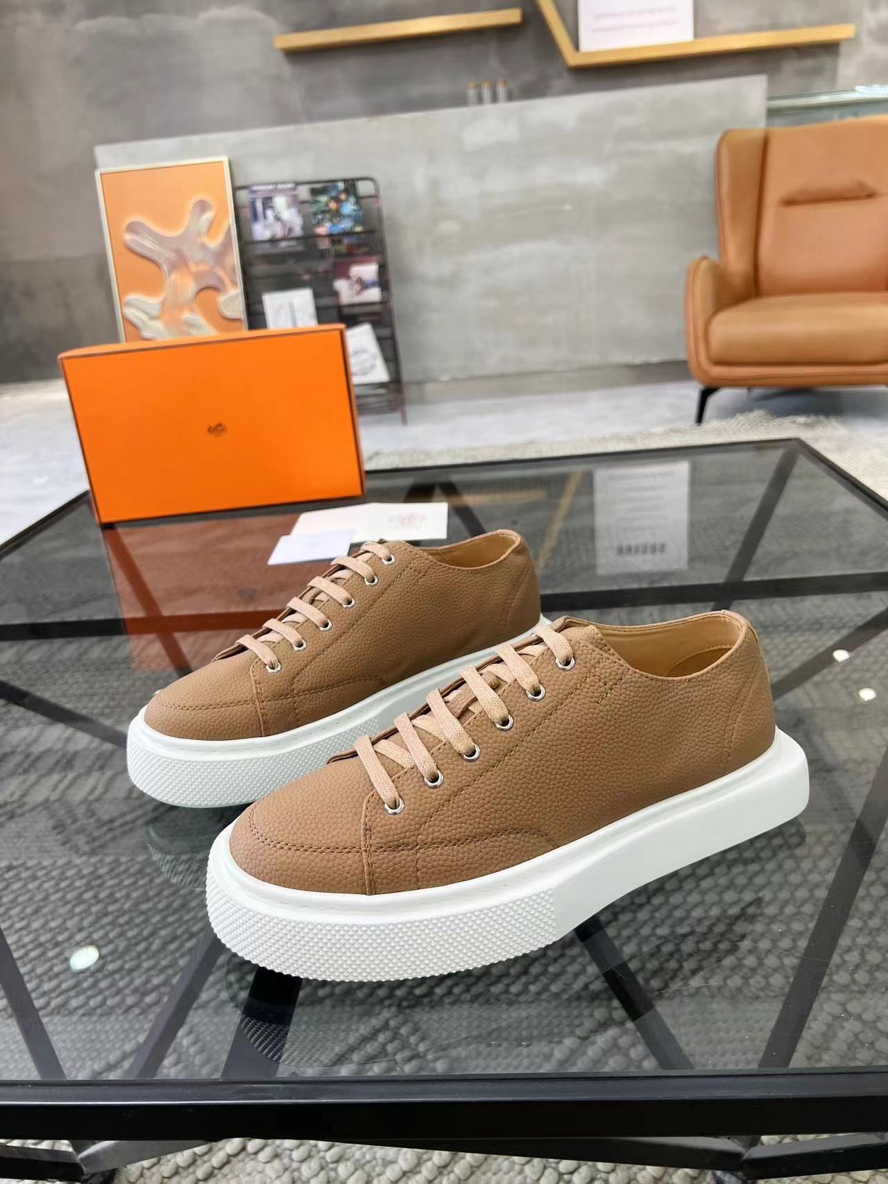 詳細な写真と価格については私に連絡してください。