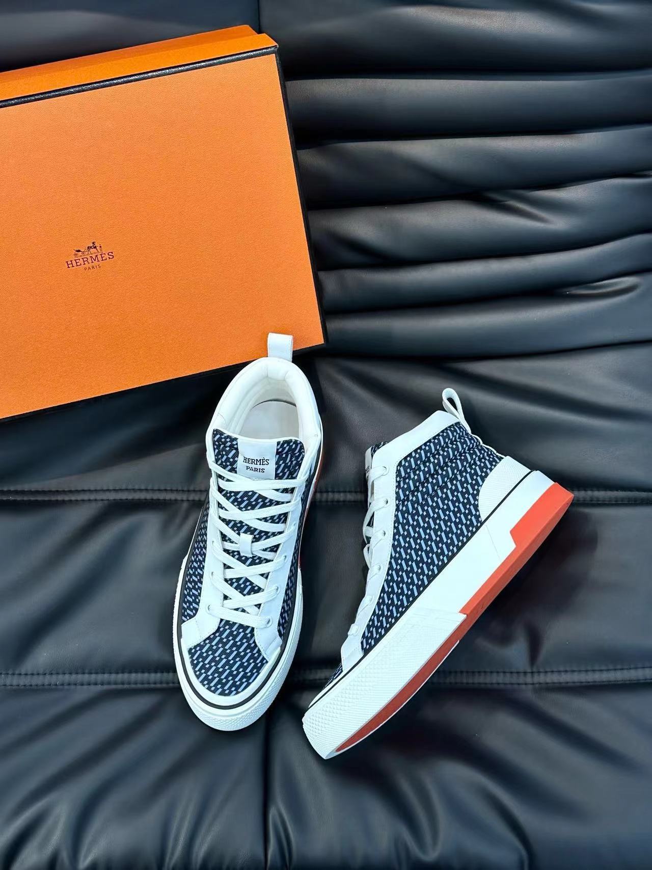 詳細な写真と価格については私に連絡してください。