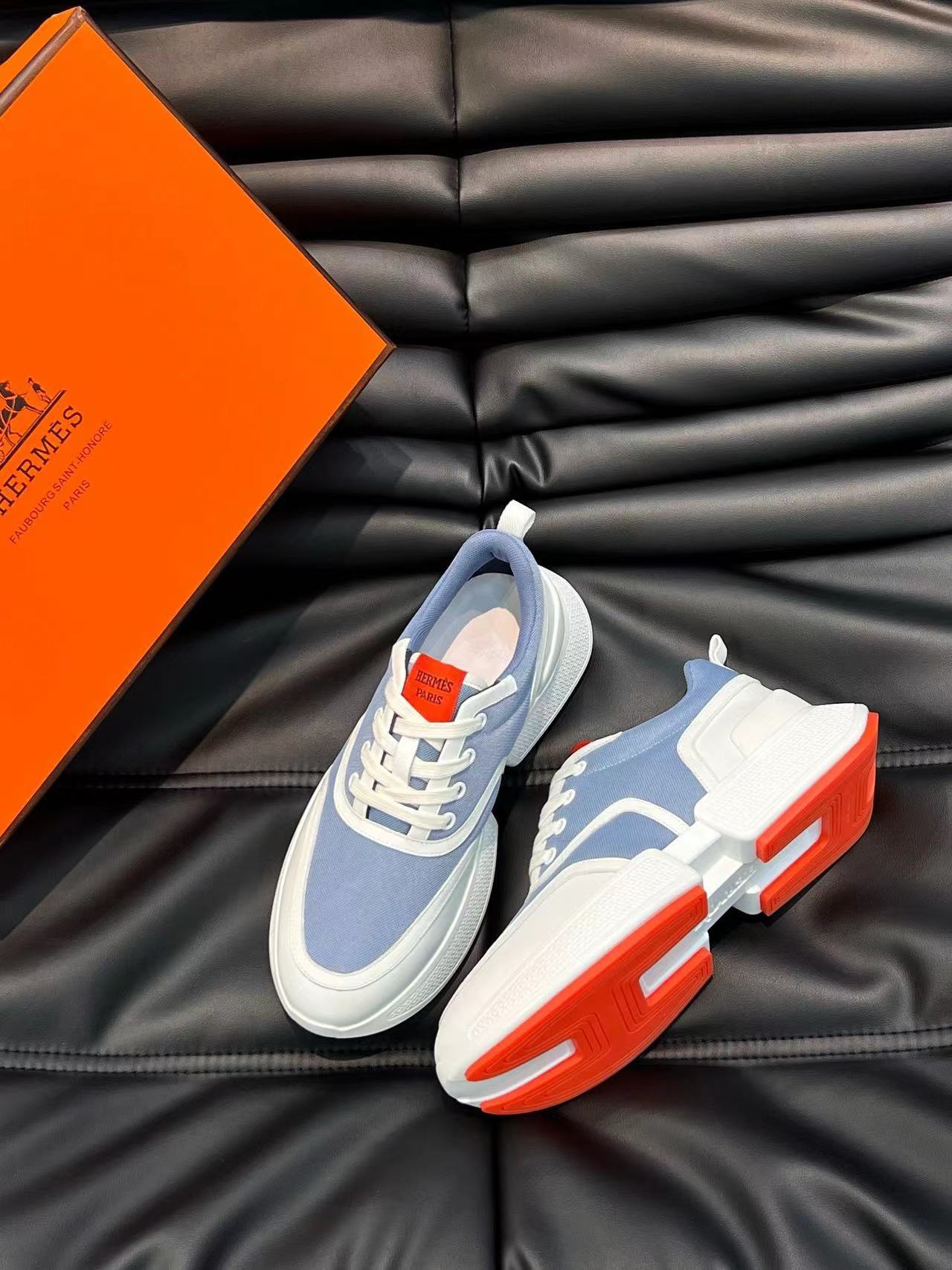 詳細な写真と価格については私に連絡してください。