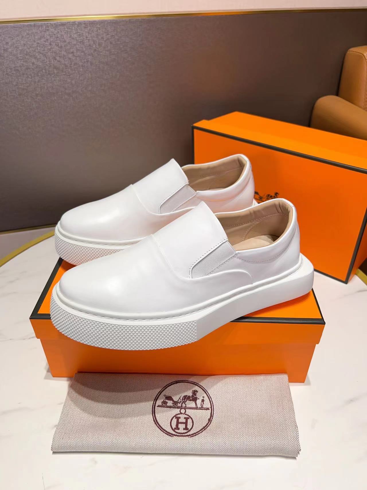 詳細な写真と価格については私に連絡してください。