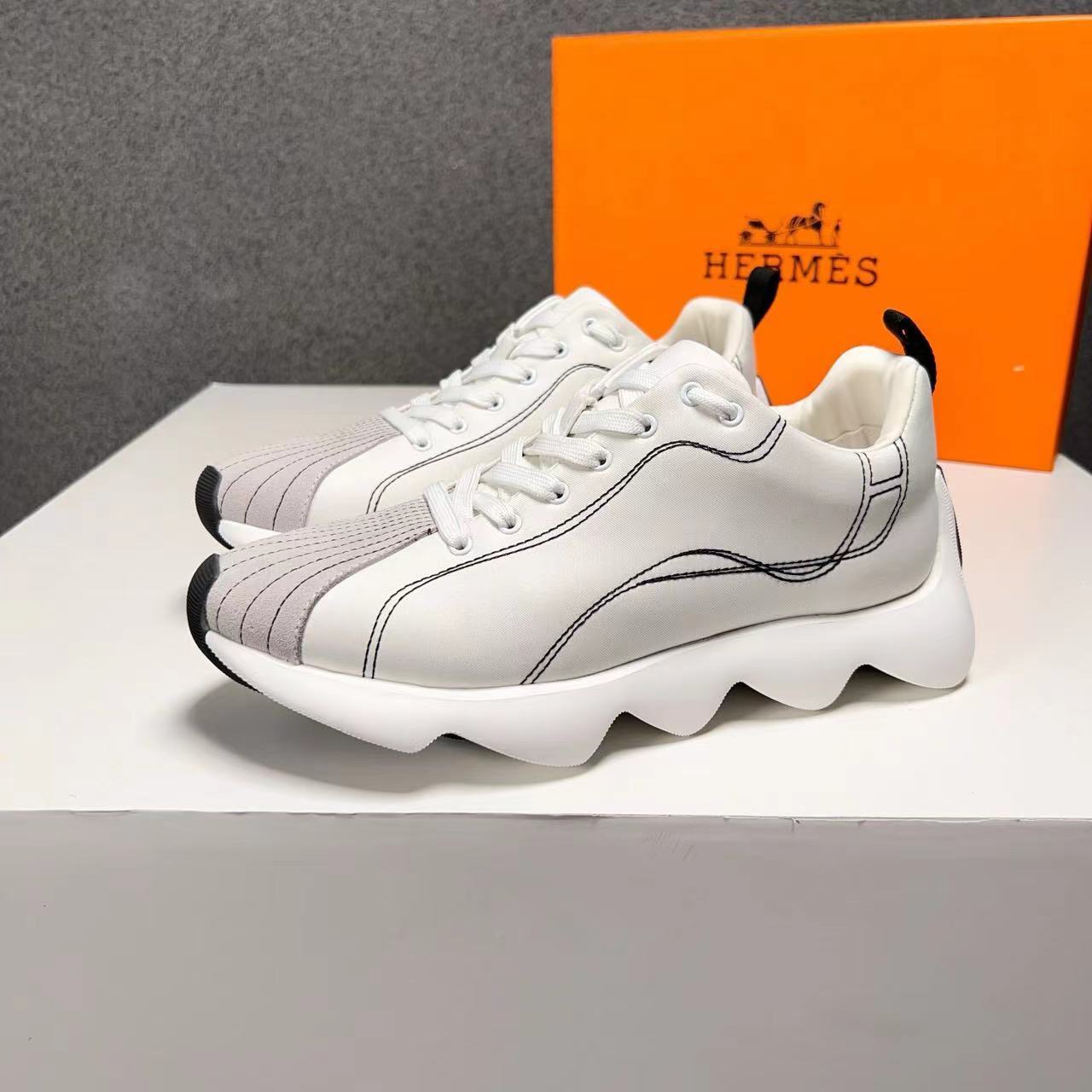 詳細な写真と価格については私に連絡してください。