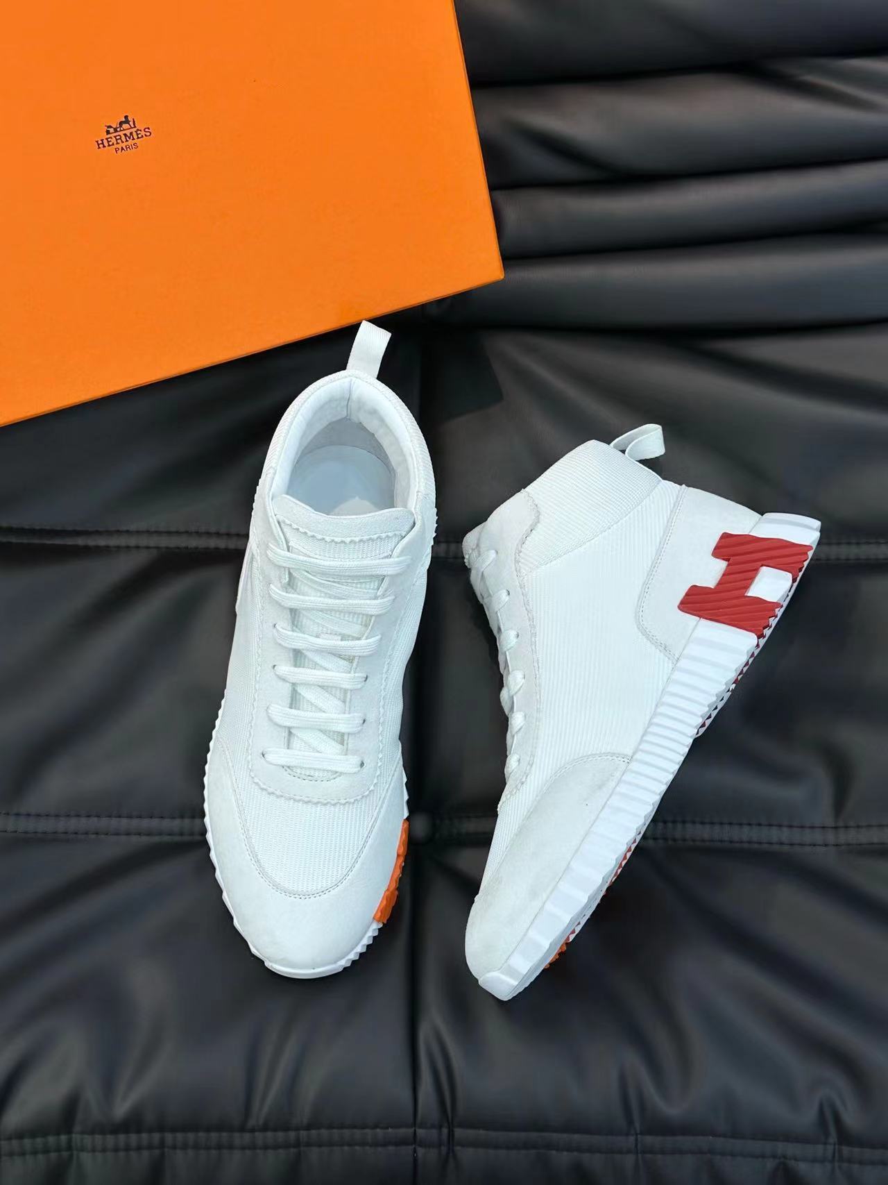 詳細な写真と価格については私に連絡してください。