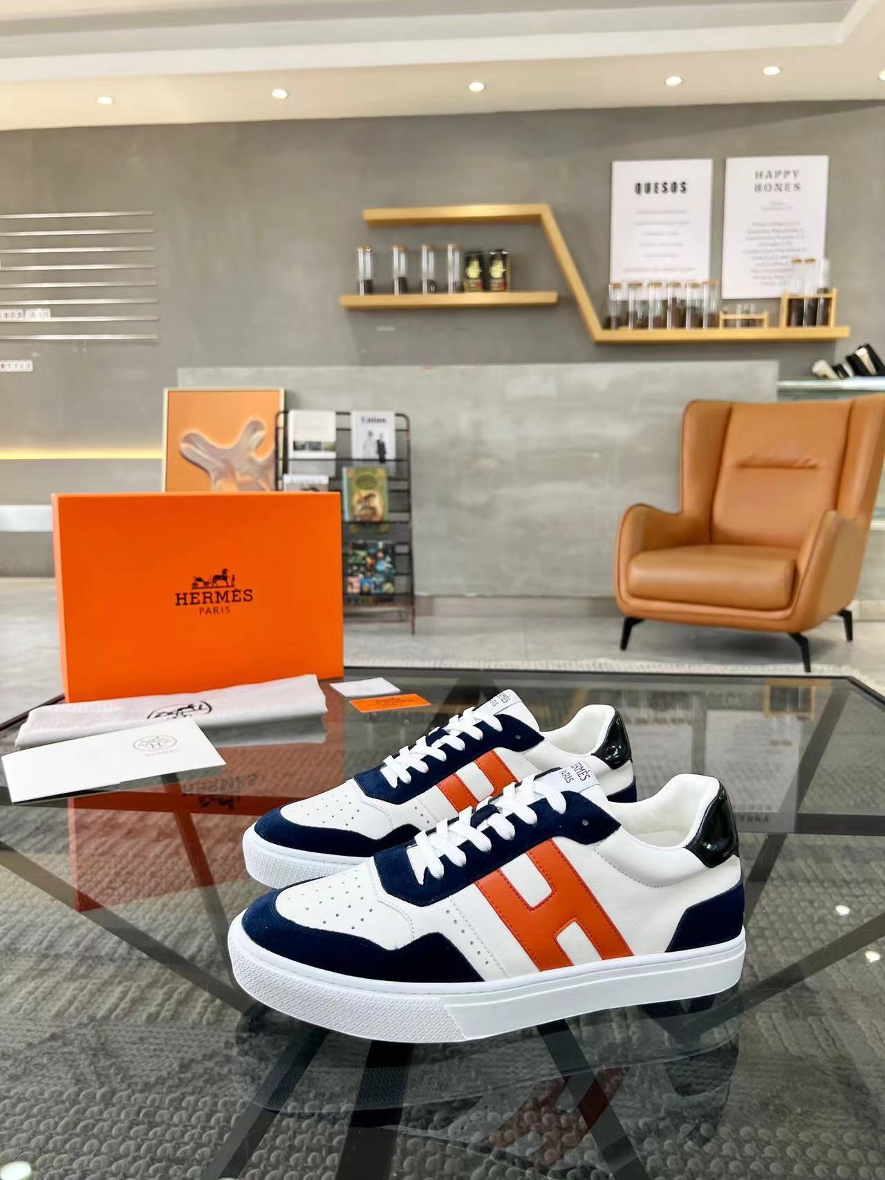 詳細な写真と価格については私に連絡してください。