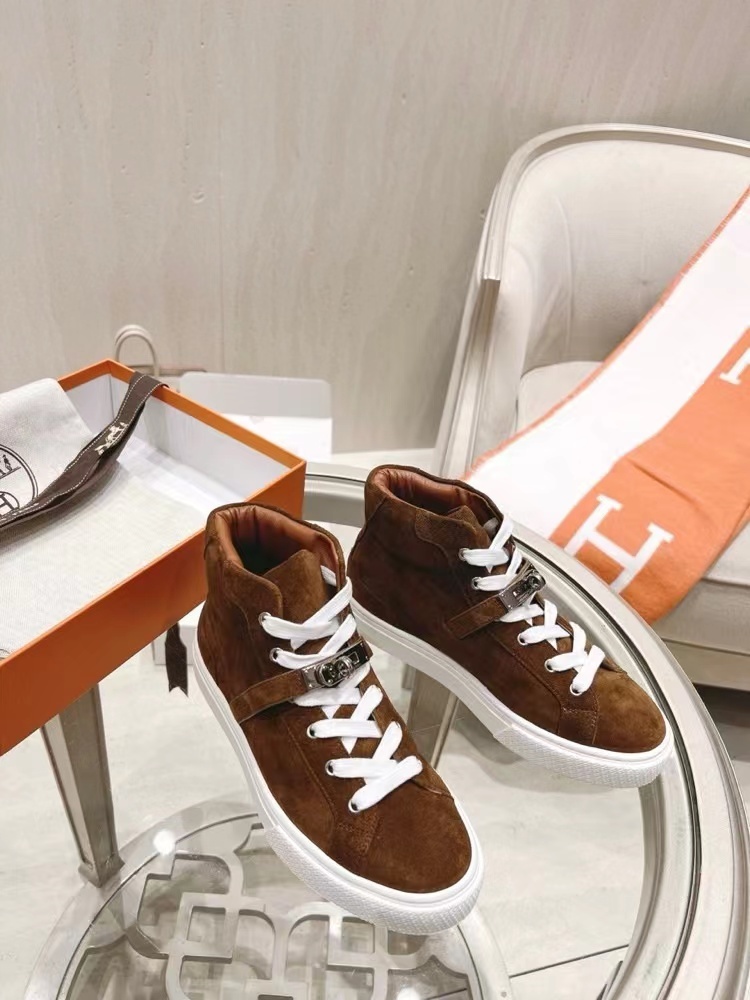 詳細な写真と価格については私に連絡してください。