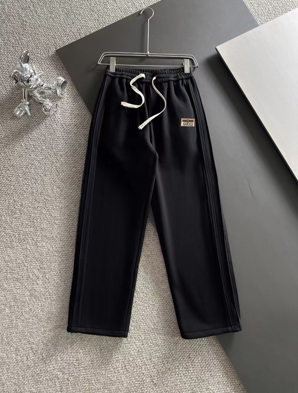 詳細な写真と価格については私に連絡してください。