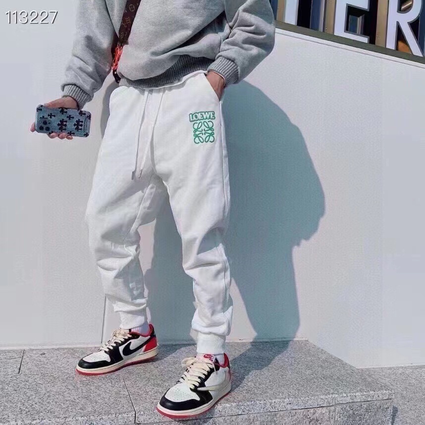 詳細な写真と価格については私に連絡してください。