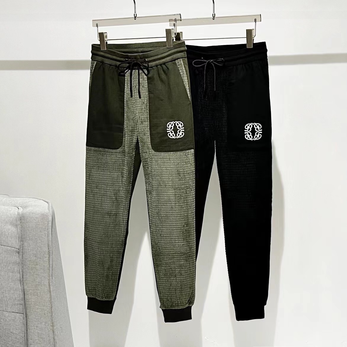 詳細な写真と価格については私に連絡してください。