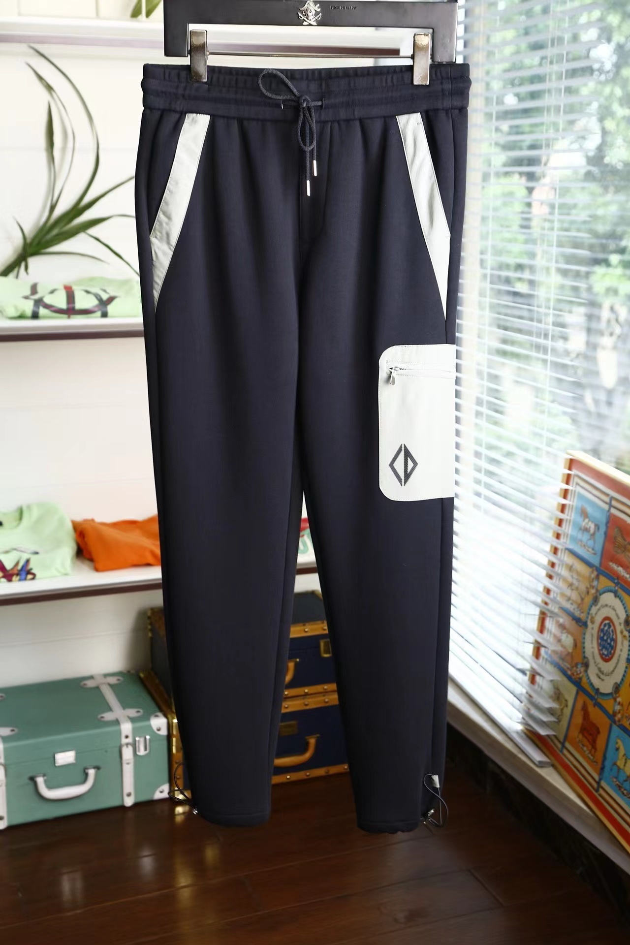 詳細な写真と価格については私に連絡してください。