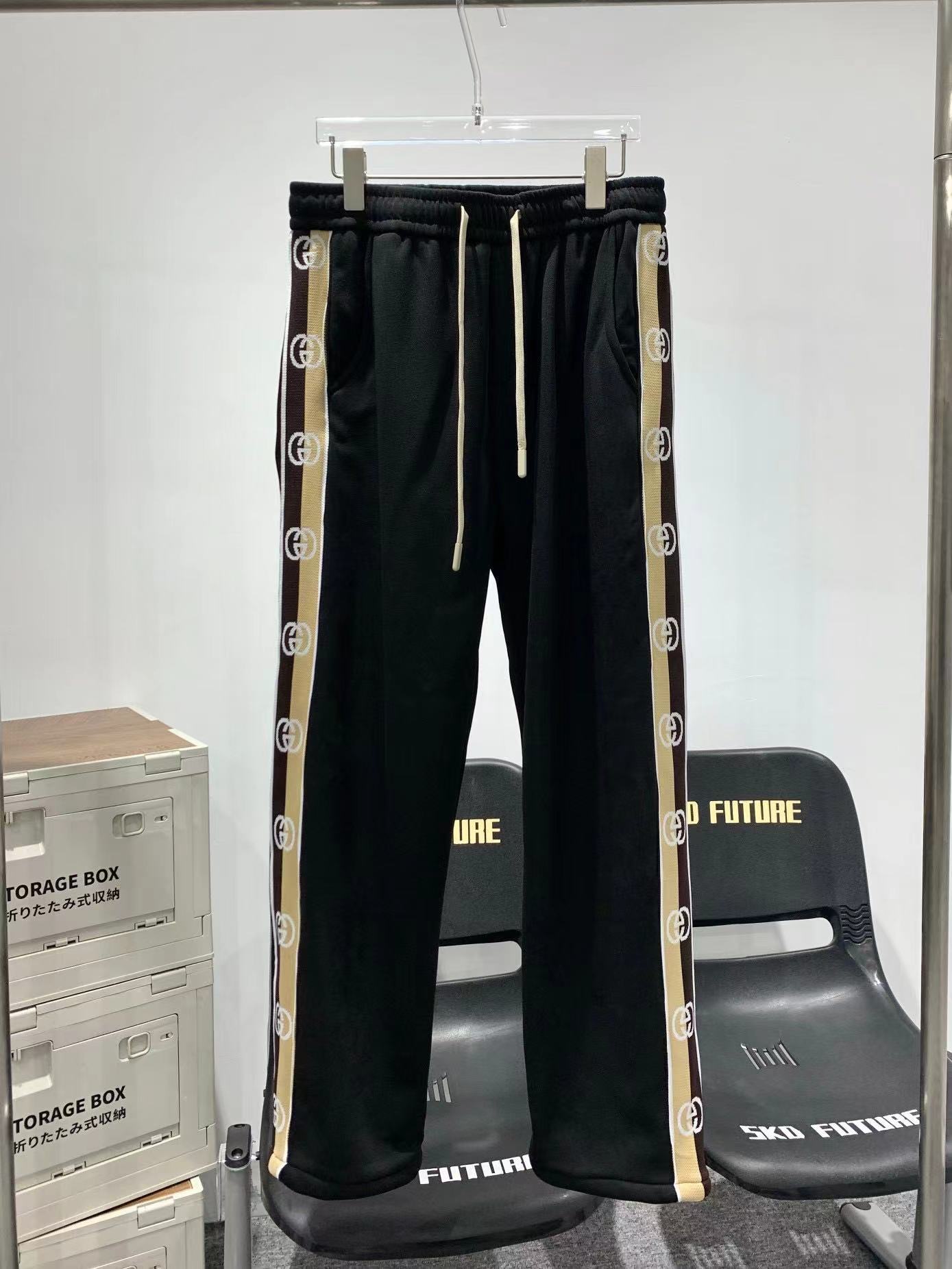 詳細な写真と価格については私に連絡してください。