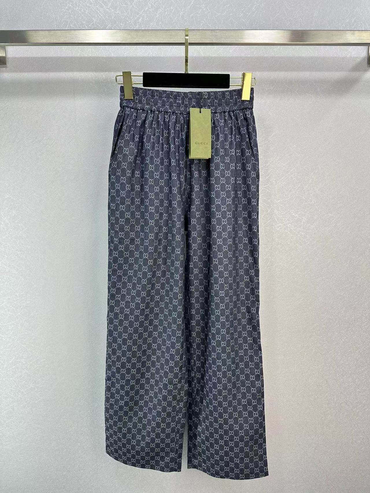 詳細な写真と価格については私に連絡してください。