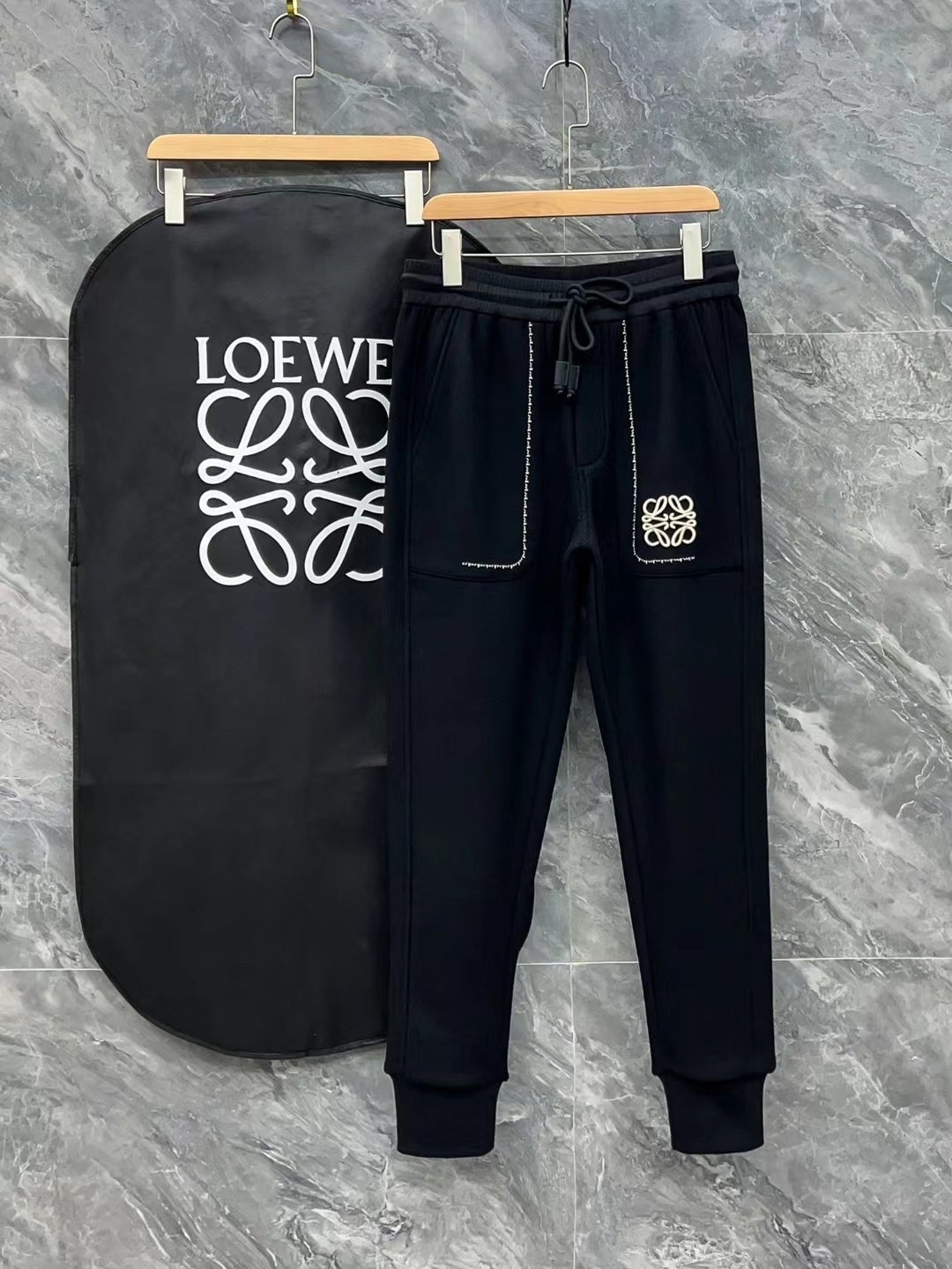 詳細な写真と価格については私に連絡してください。