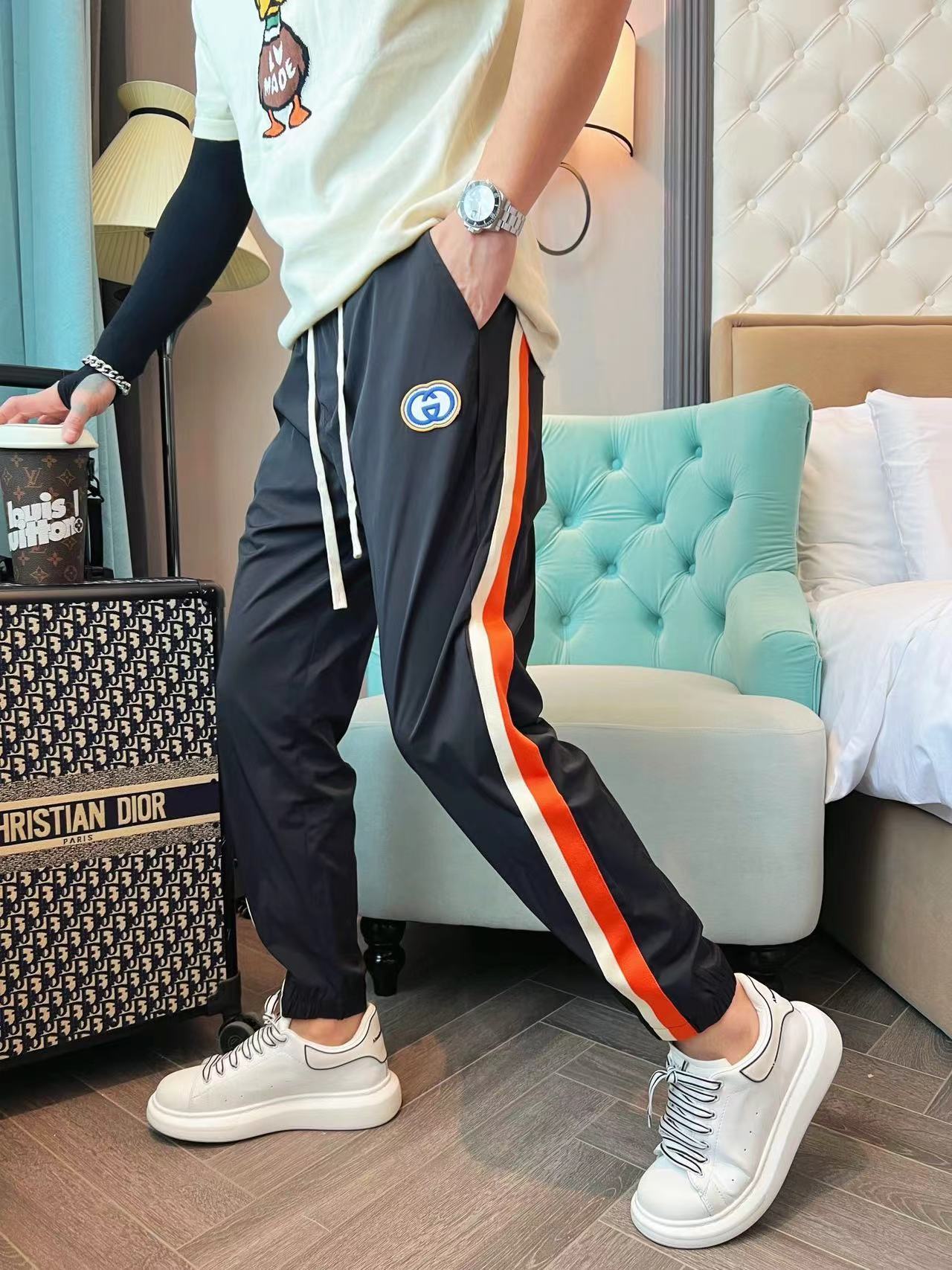 詳細な写真と価格については私に連絡してください。