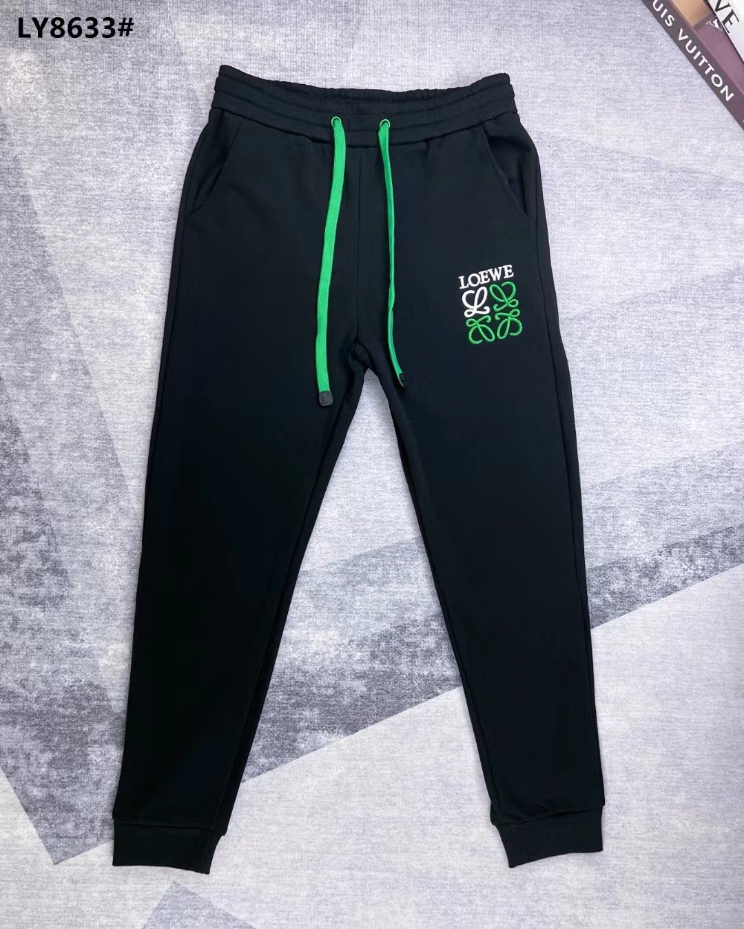 詳細な写真と価格については私に連絡してください。