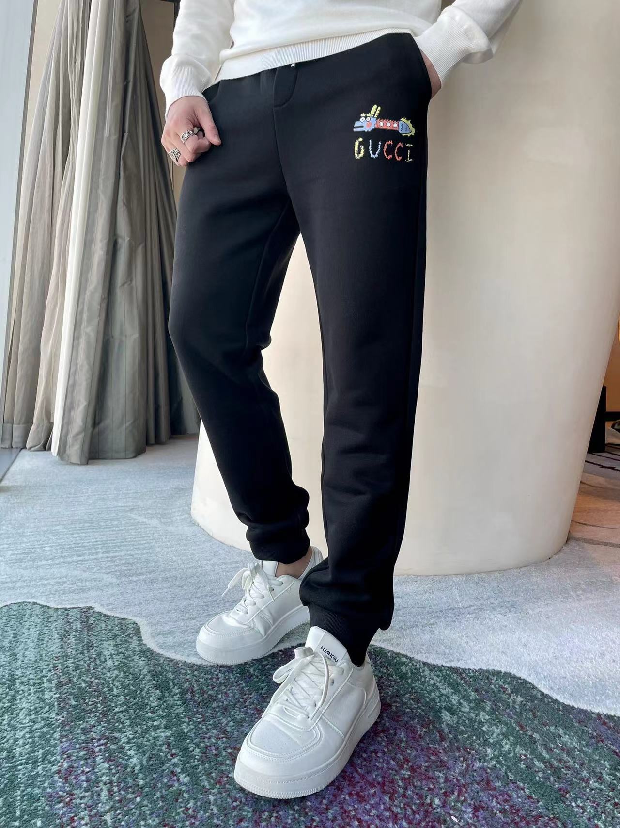 詳細な写真と価格については私に連絡してください。