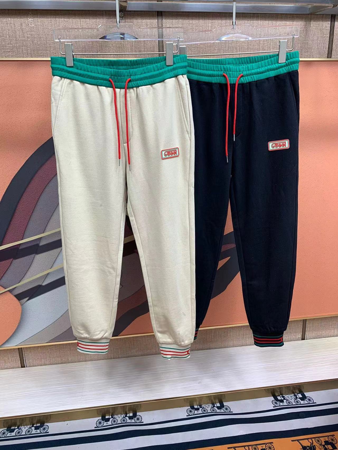 詳細な写真と価格については私に連絡してください。