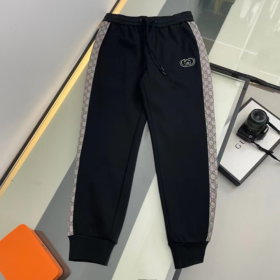 詳細な写真と価格については私に連絡してください。