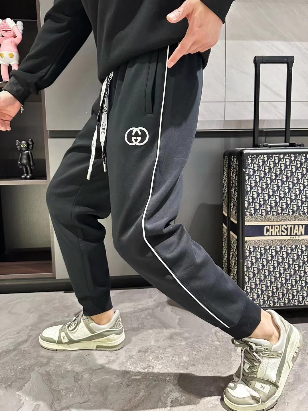 詳細な写真と価格については私に連絡してください。