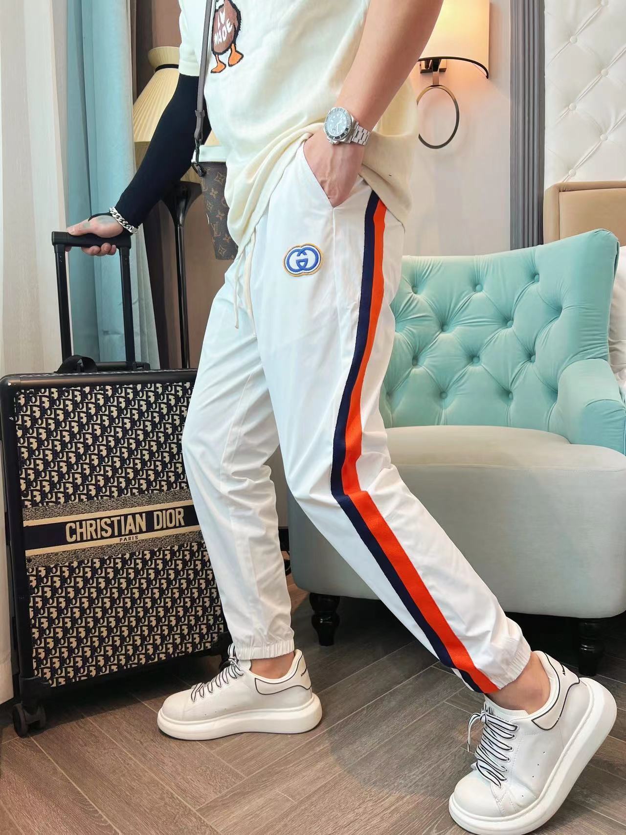 詳細な写真と価格については私に連絡してください。