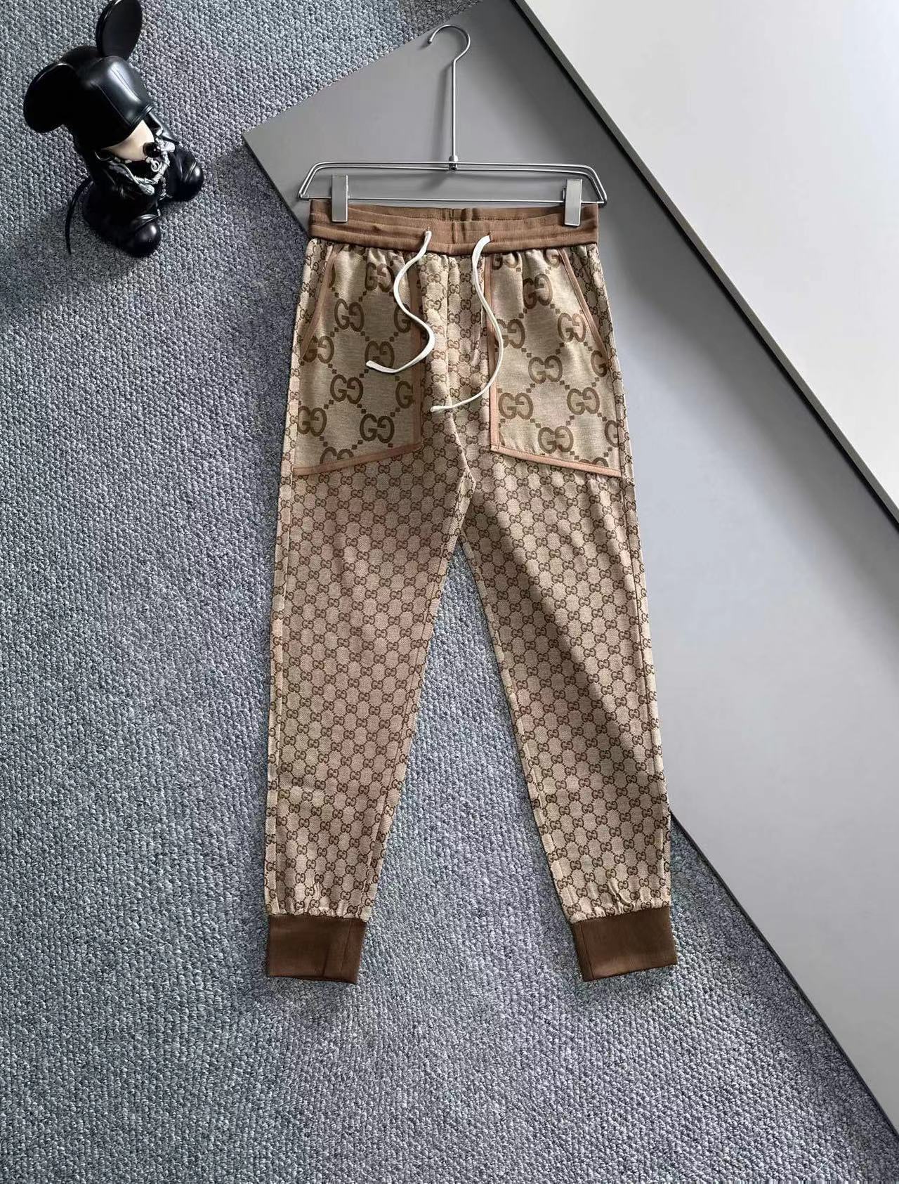 詳細な写真と価格については私に連絡してください。