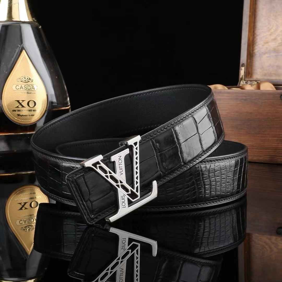 詳細な写真と価格については私に連絡してください。