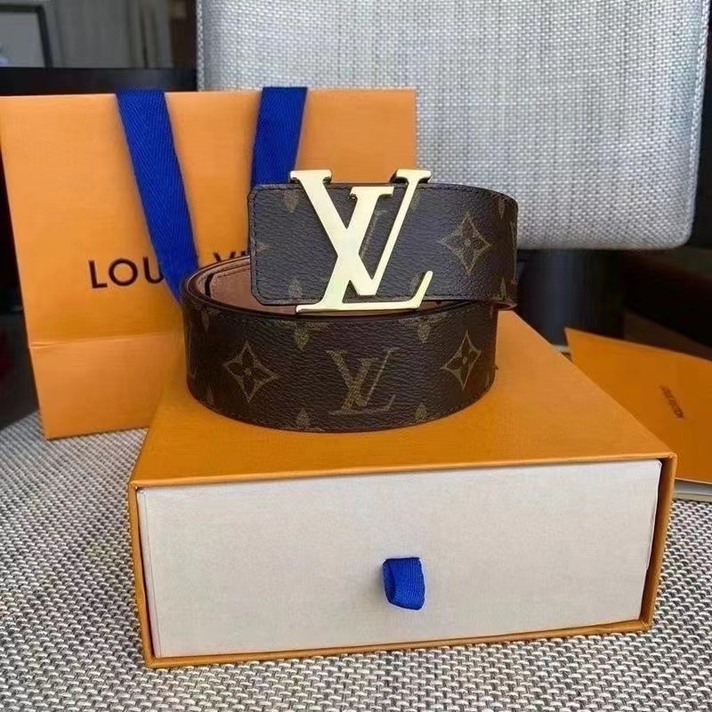 詳細な写真と価格については私に連絡してください。