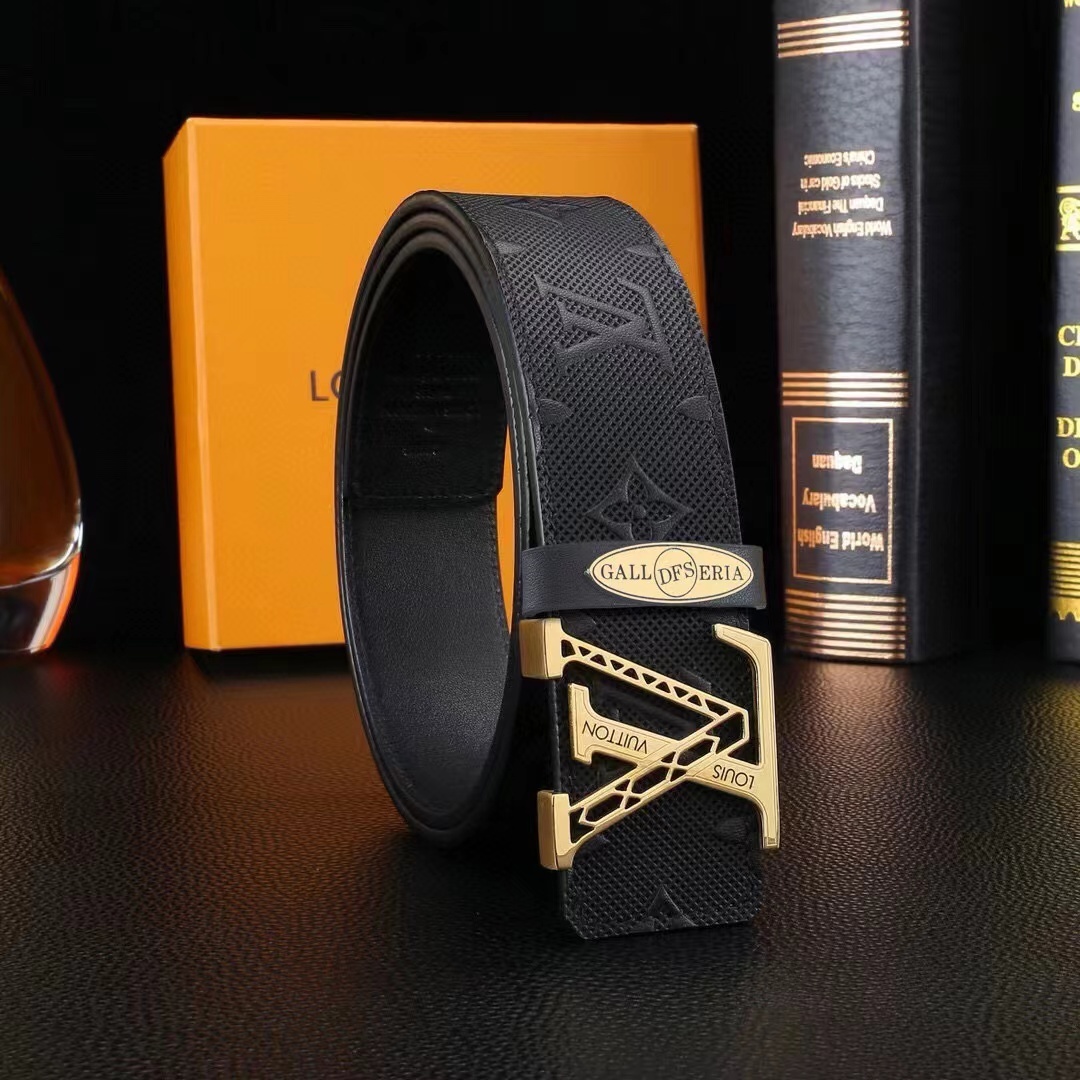 詳細な写真と価格については私に連絡してください。