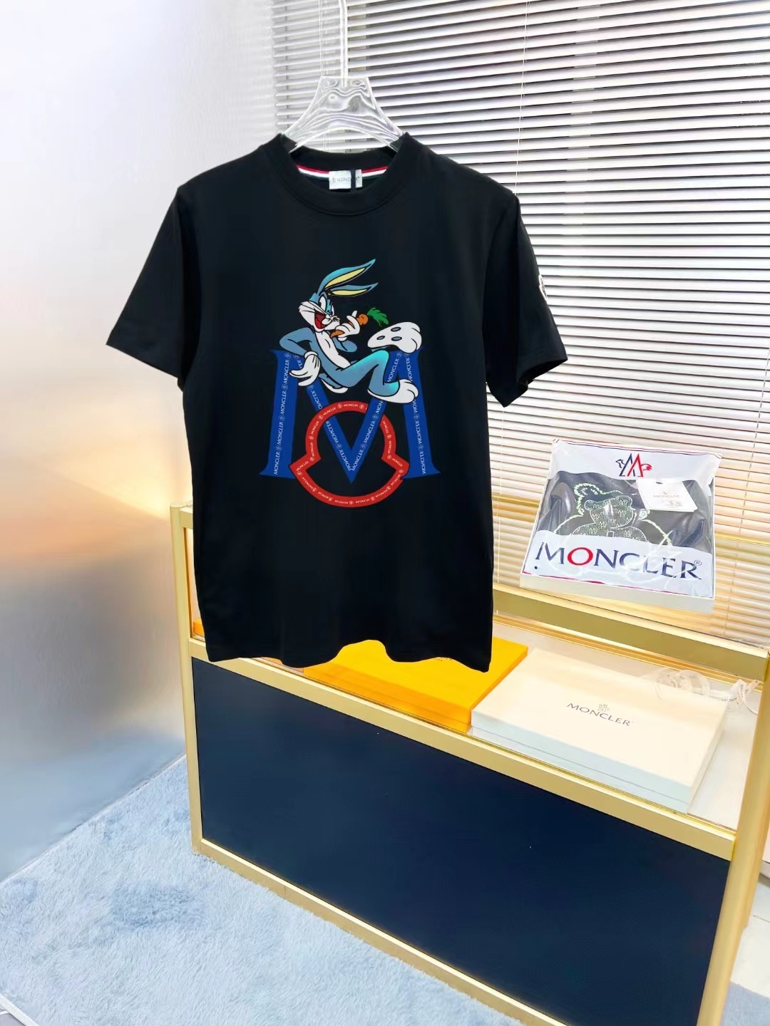 詳細な写真と価格については私に連絡してください。