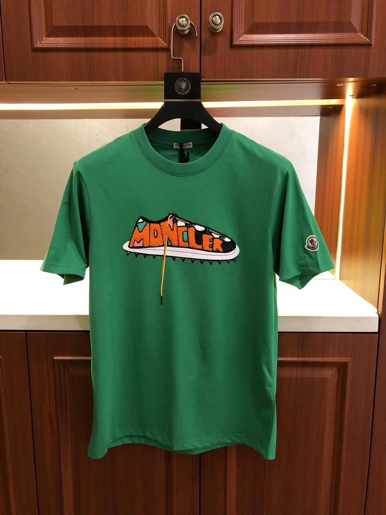 詳細な写真と価格については私に連絡してください。