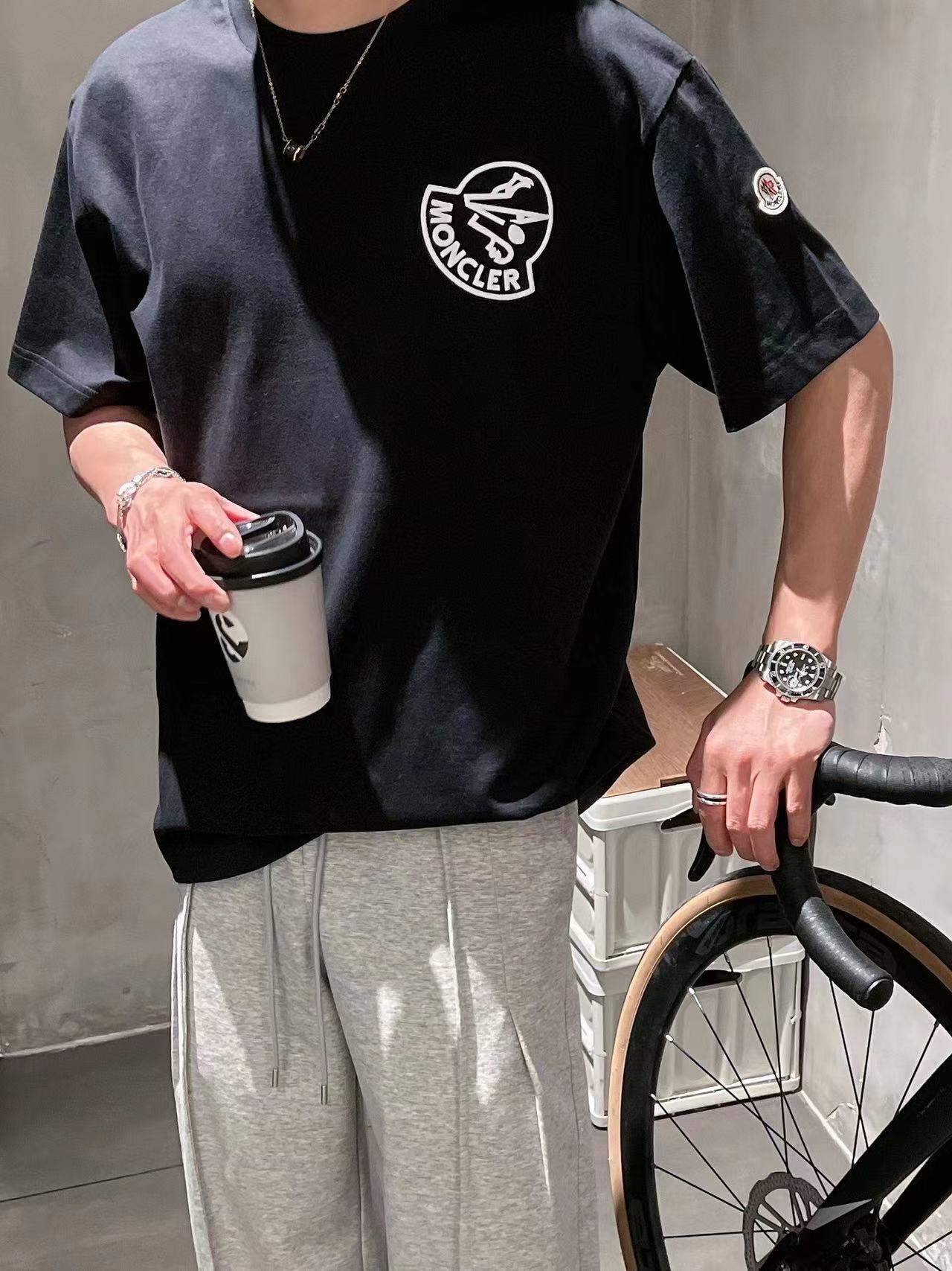 詳細な写真と価格については私に連絡してください。