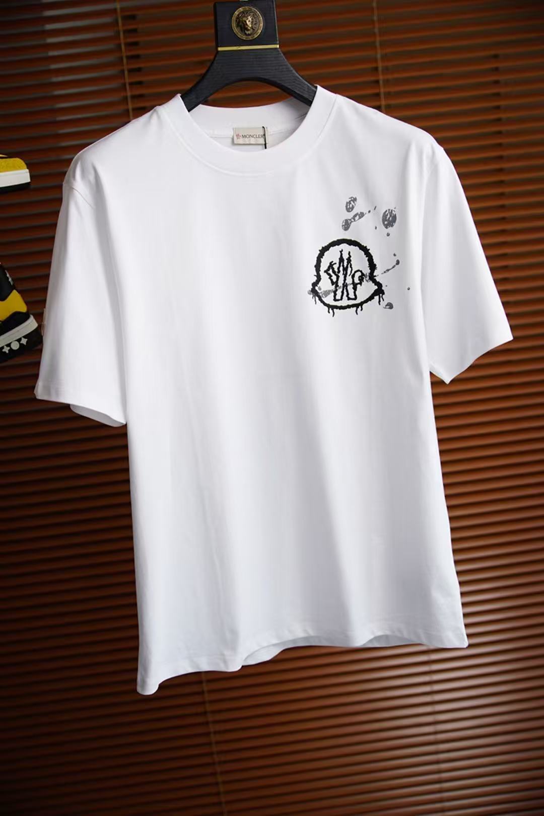 詳細な写真と価格については私に連絡してください。