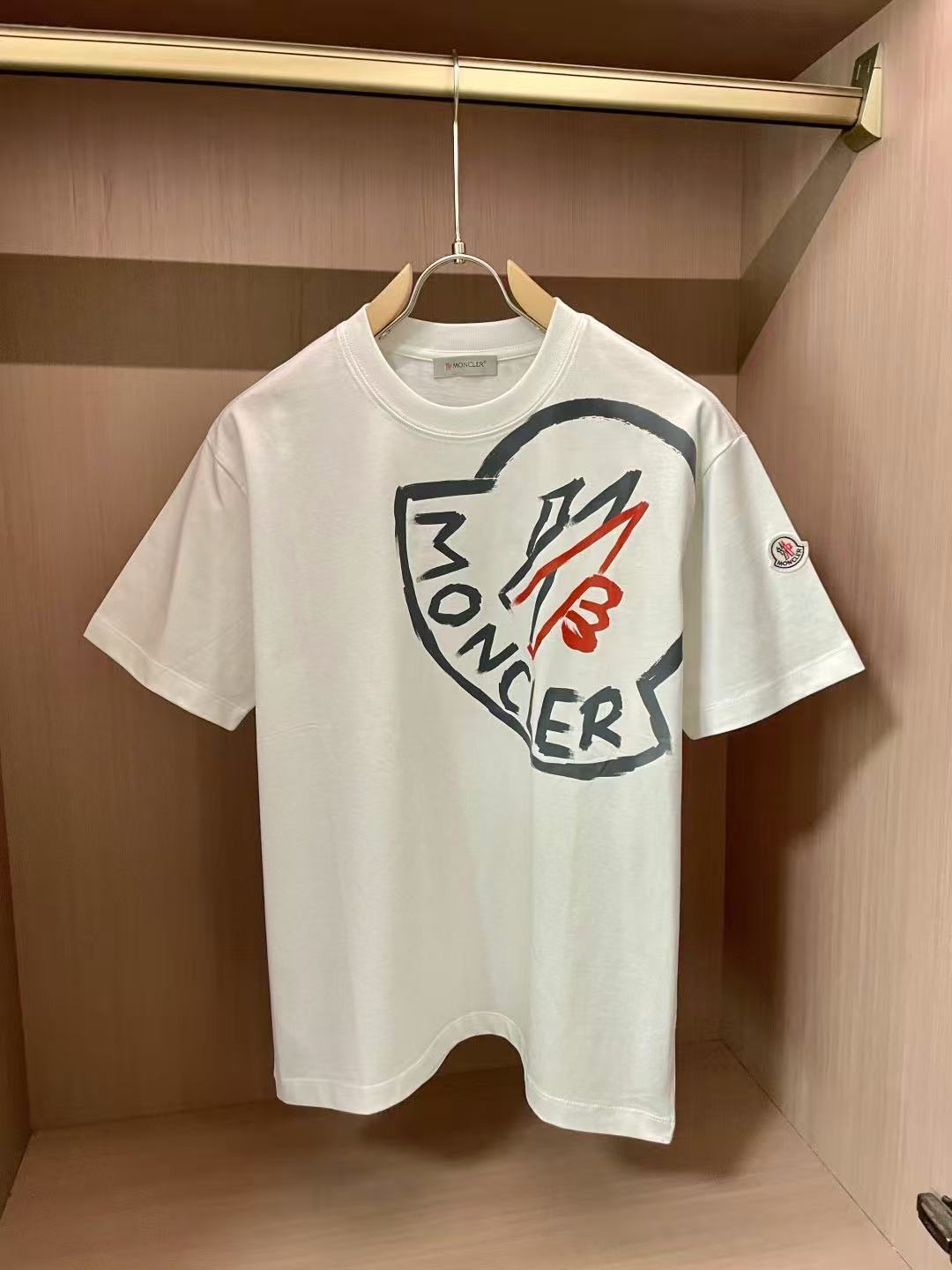 詳細な写真と価格については私に連絡してください。