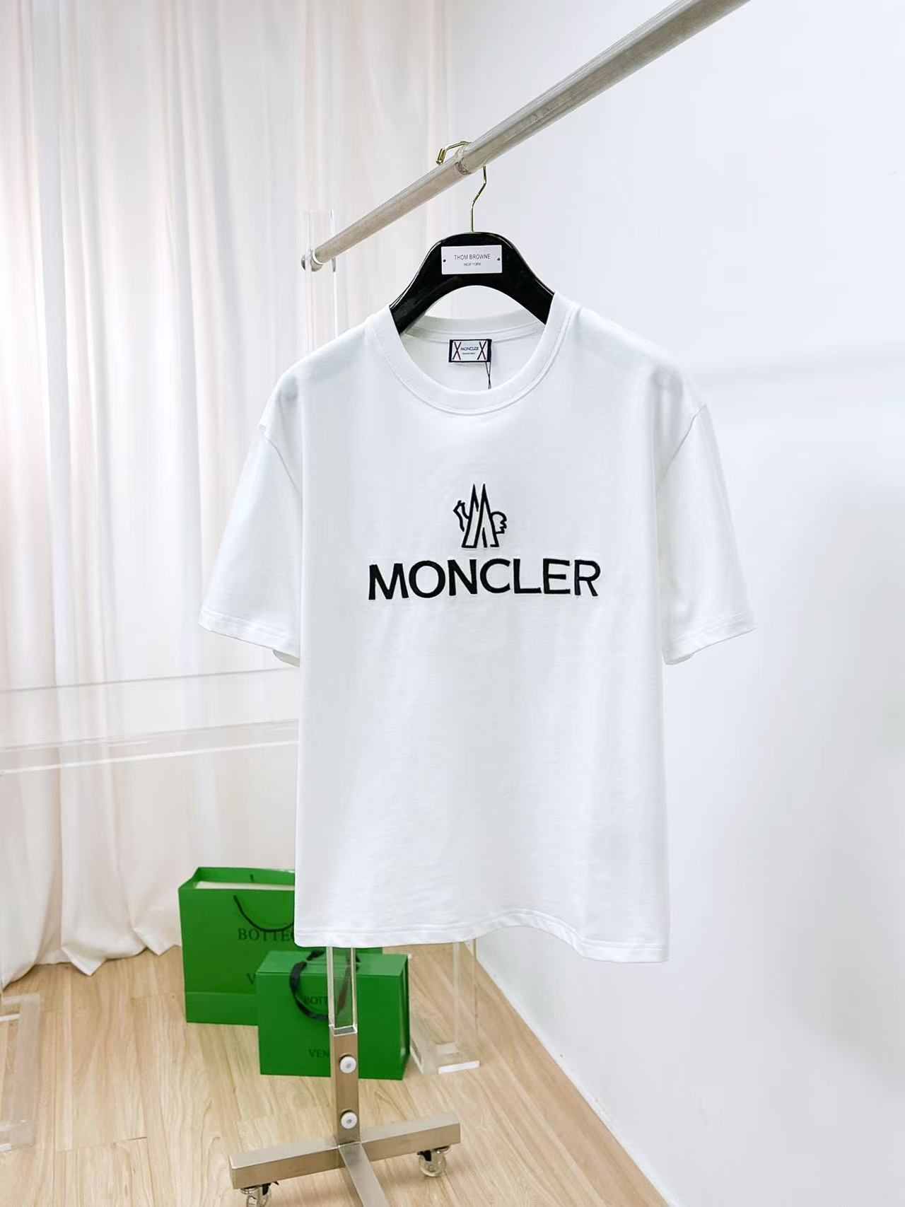 詳細な写真と価格については私に連絡してください。