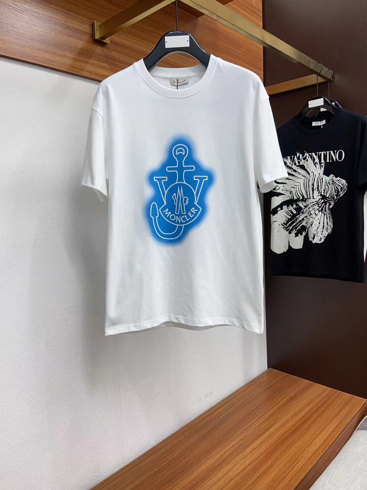 詳細な写真と価格については私に連絡してください。