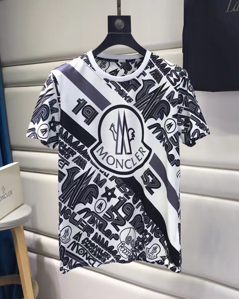 詳細な写真と価格については私に連絡してください。