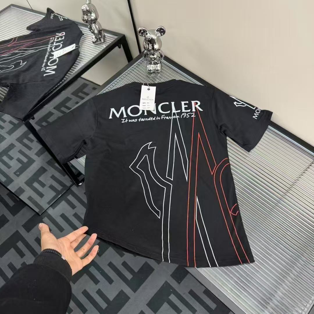 詳細な写真と価格については私に連絡してください。