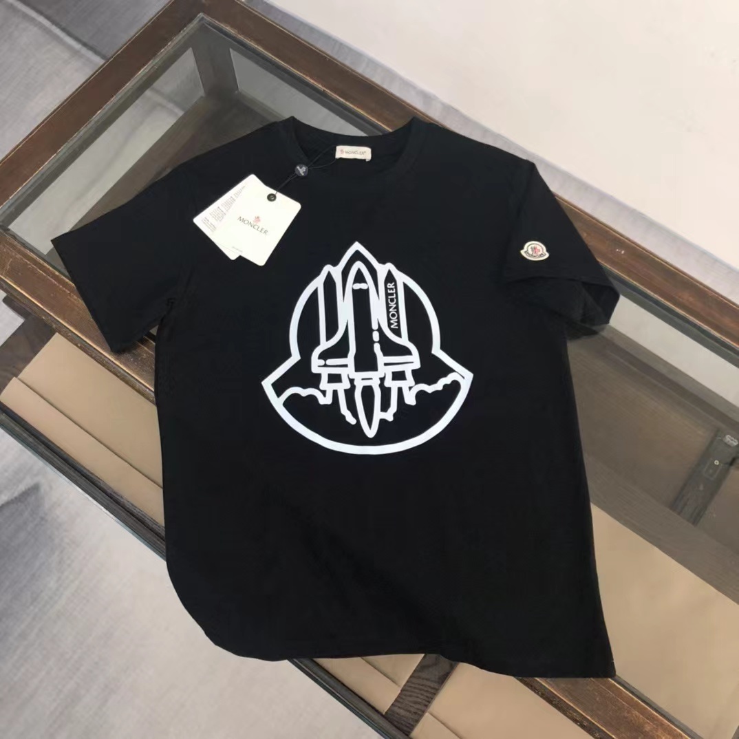 詳細な写真と価格については私に連絡してください。