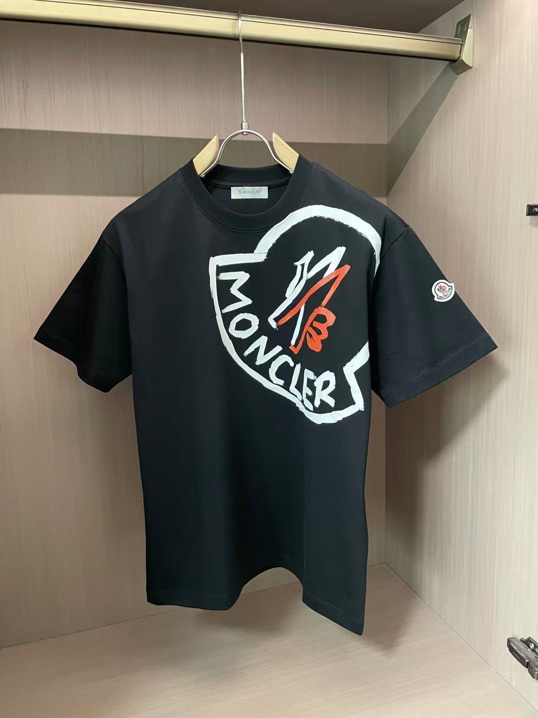 詳細な写真と価格については私に連絡してください。