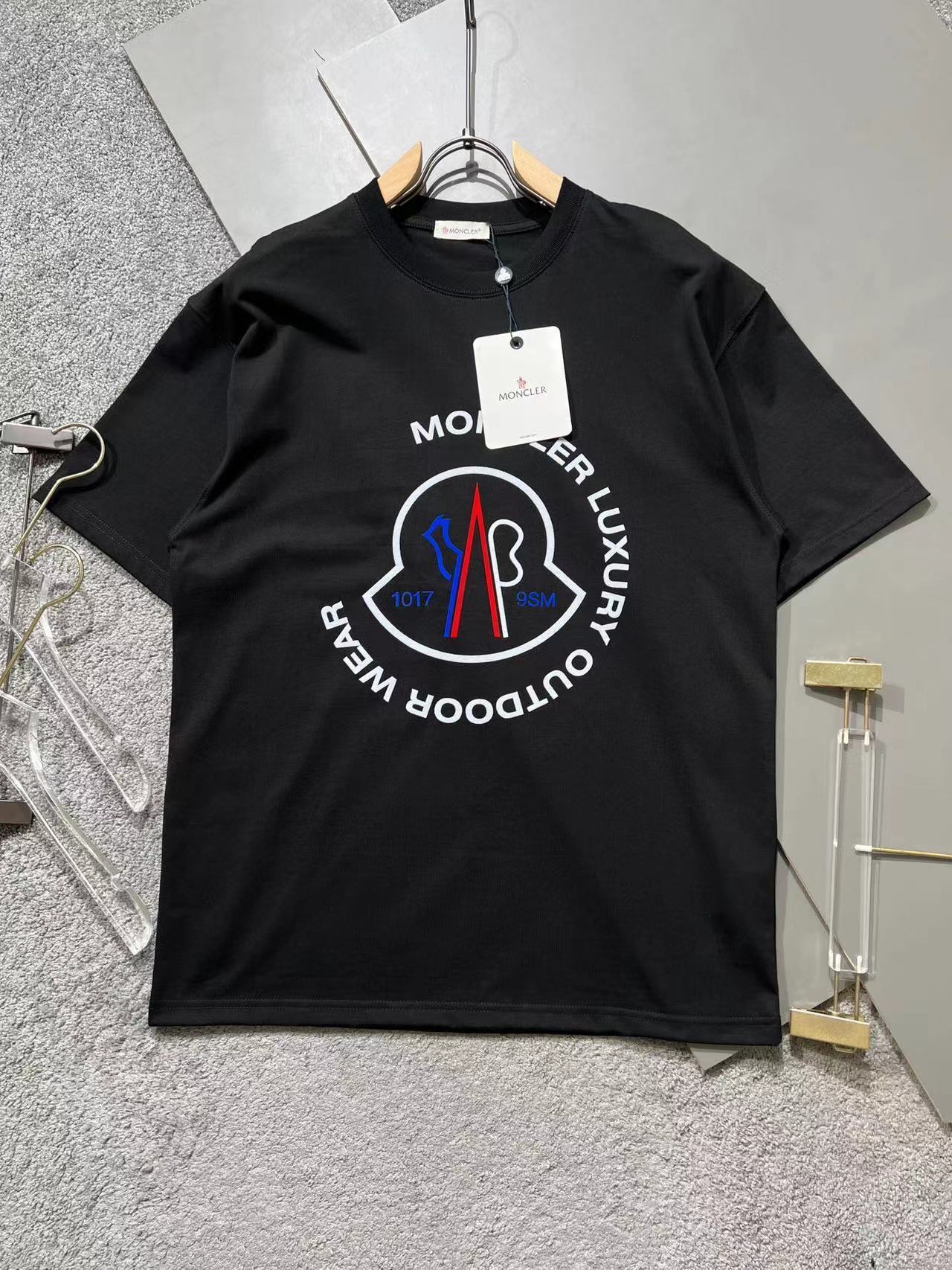 詳細な写真と価格については私に連絡してください。